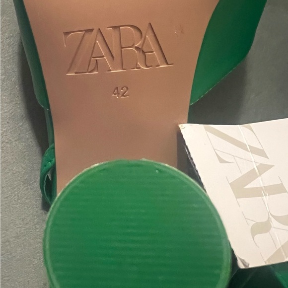 NEW. ZARA Heeled sandals. - Picture 5 of 6
